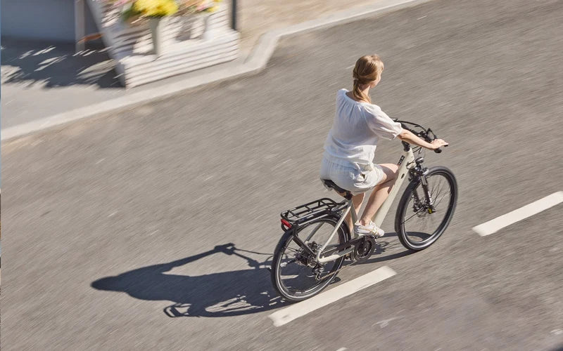 QREATE City Pro – Crème – Tijdens het fietsen, van bovenaf gezien